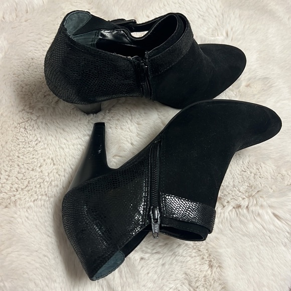 Alfani Suede Booties 8.5 - Picture 3 of 4